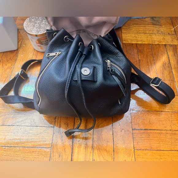 Levenger Bag pack - Picture 7 of 9